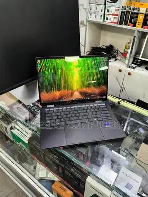 New Laptop HP OmniBook Ultra Flip 14" 16GB Intel Core Ultra 7 SSD 1T