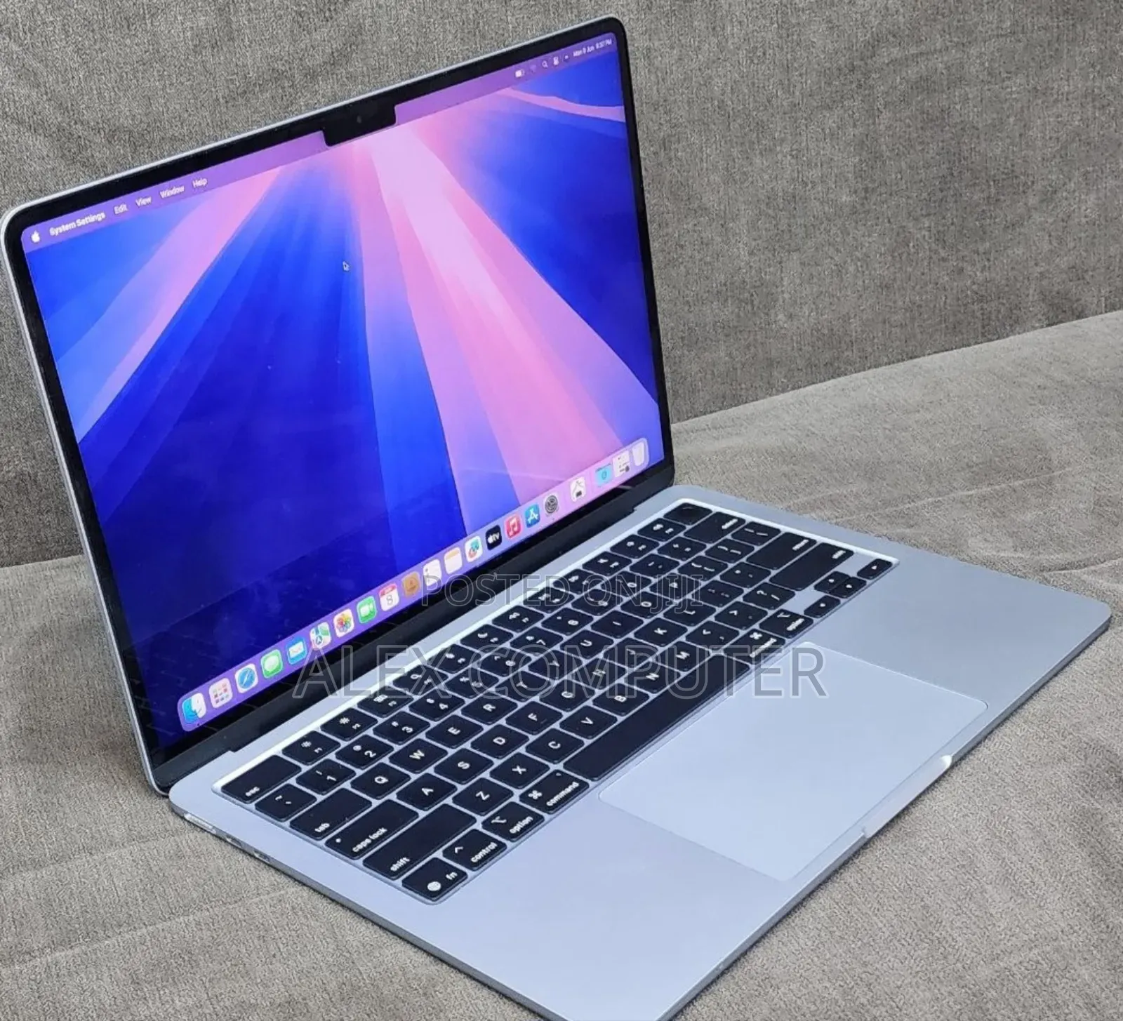 New Laptop Apple MacBook Air 2025 M4 16GB Apple M4 SSD 256GB