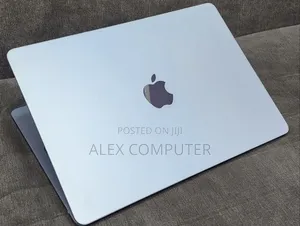 New Laptop Apple MacBook Air 2025 M4 16GB Apple M4 SSD 256GB