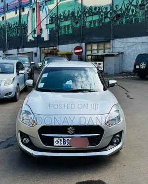 Suzuki Swift 2022 Silver