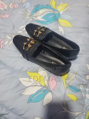 R And B Shoes