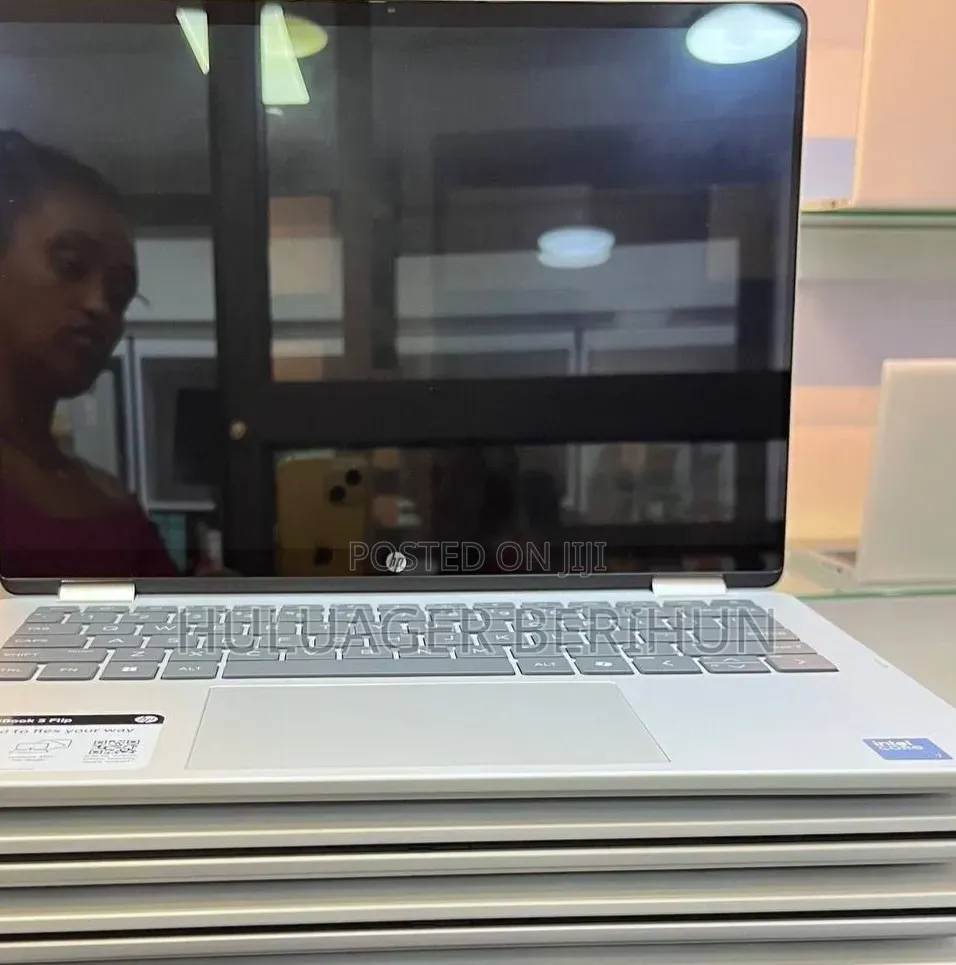 New Laptop HP OmniBook 5 14" 16GB Intel Core i7 SSD 512GB