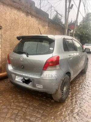 Toyota Yaris 2008 Gray