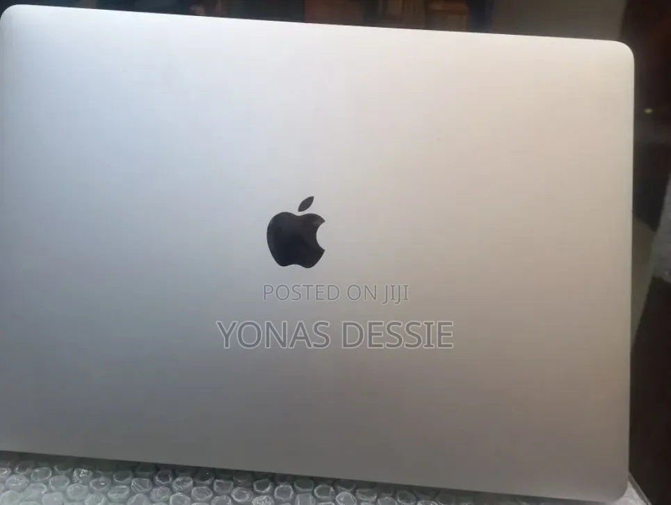 New Laptop Apple MacBook Pro 2018 16GB SSD 256GB