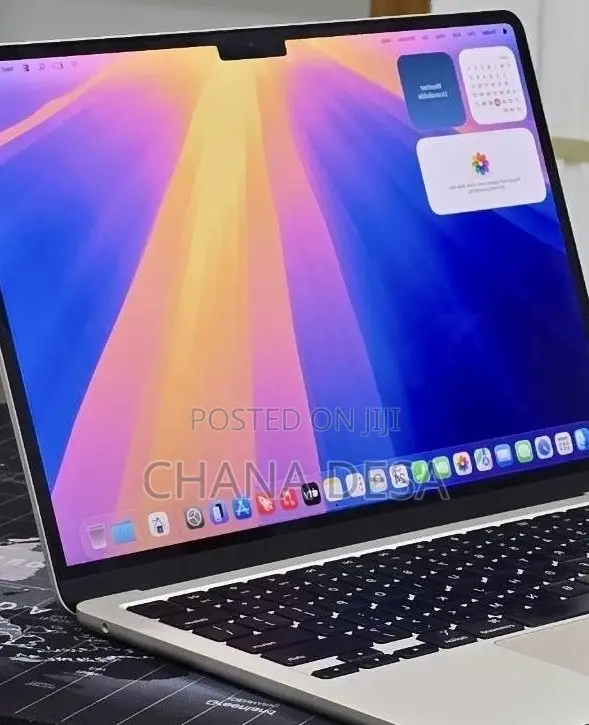 New Laptop Apple MacBook Air 2022 M2 16GB Apple M2 SSD 256GB