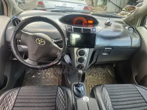 Toyota Yaris 2009 Silver