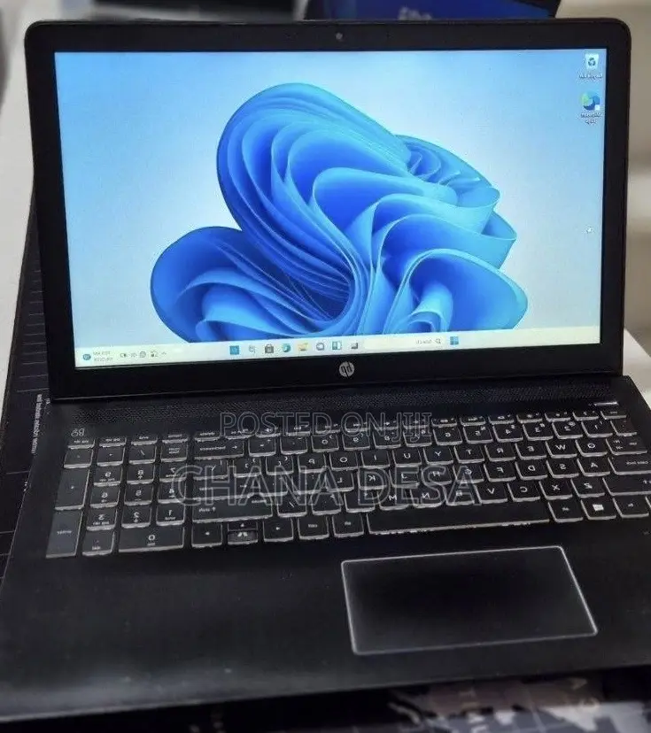New Laptop HP Pavilion 15 8GB Intel Core i7 SSD 256GB