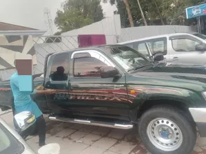 Toyota Hilux 2.5 Cab 2005 Green