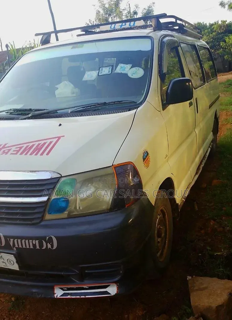 Toyota HiAce 2008 White
