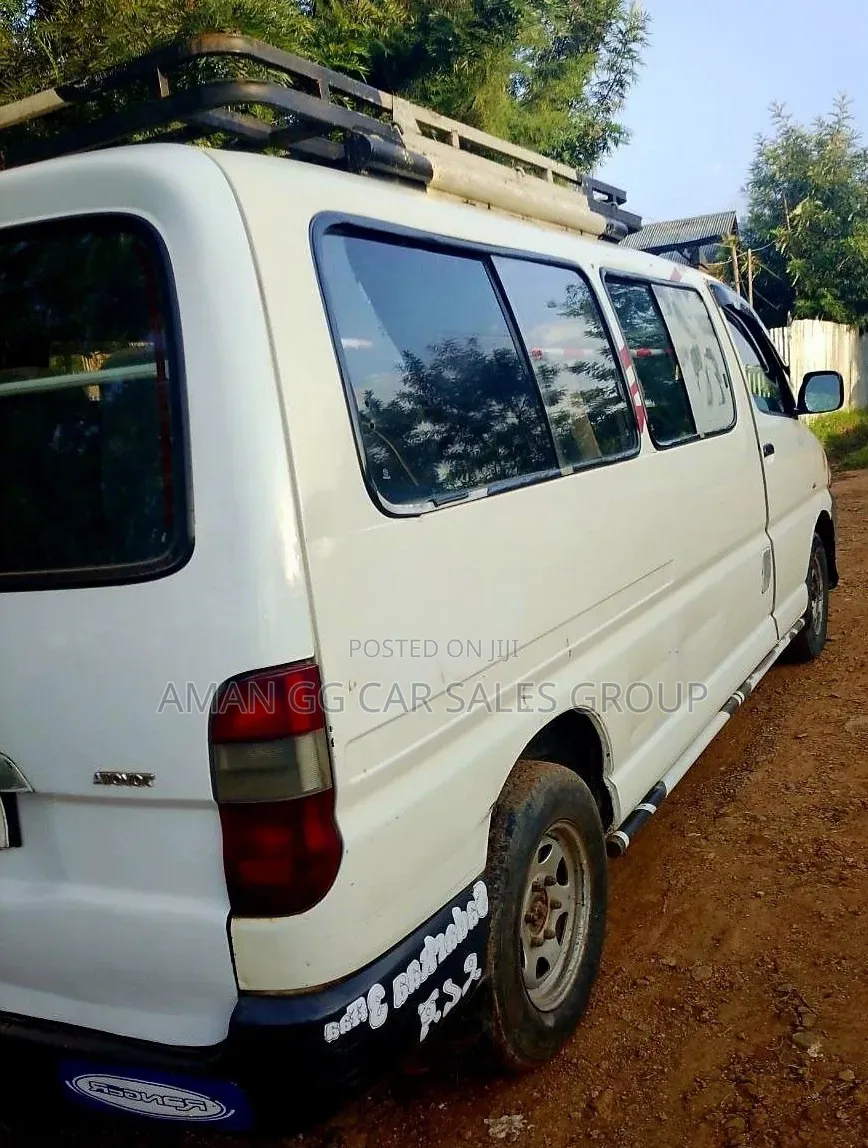 Toyota HiAce 2008 White