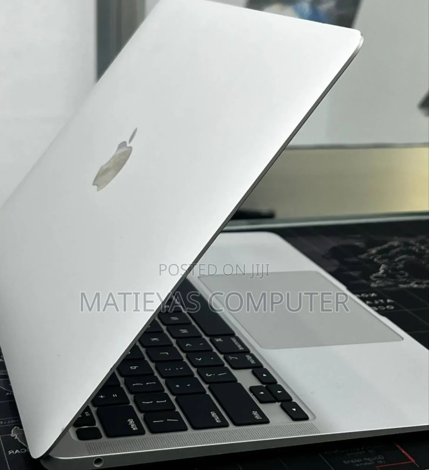 New Laptop Apple MacBook Air 2020 M1 16GB Apple M1 SSD 512GB