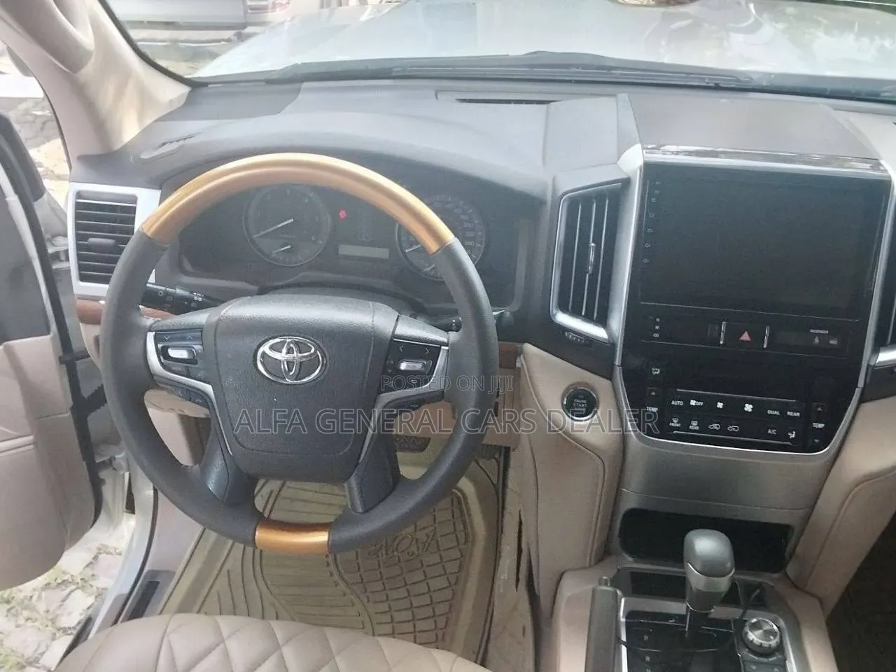 Toyota Land Cruiser 2011