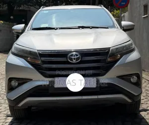 Toyota Rush 2022 Silver
