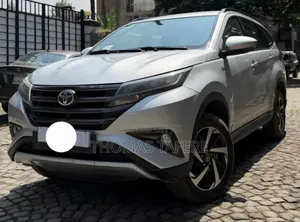 Toyota Rush 2022 Silver