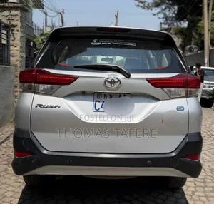 Toyota Rush 2022 Silver