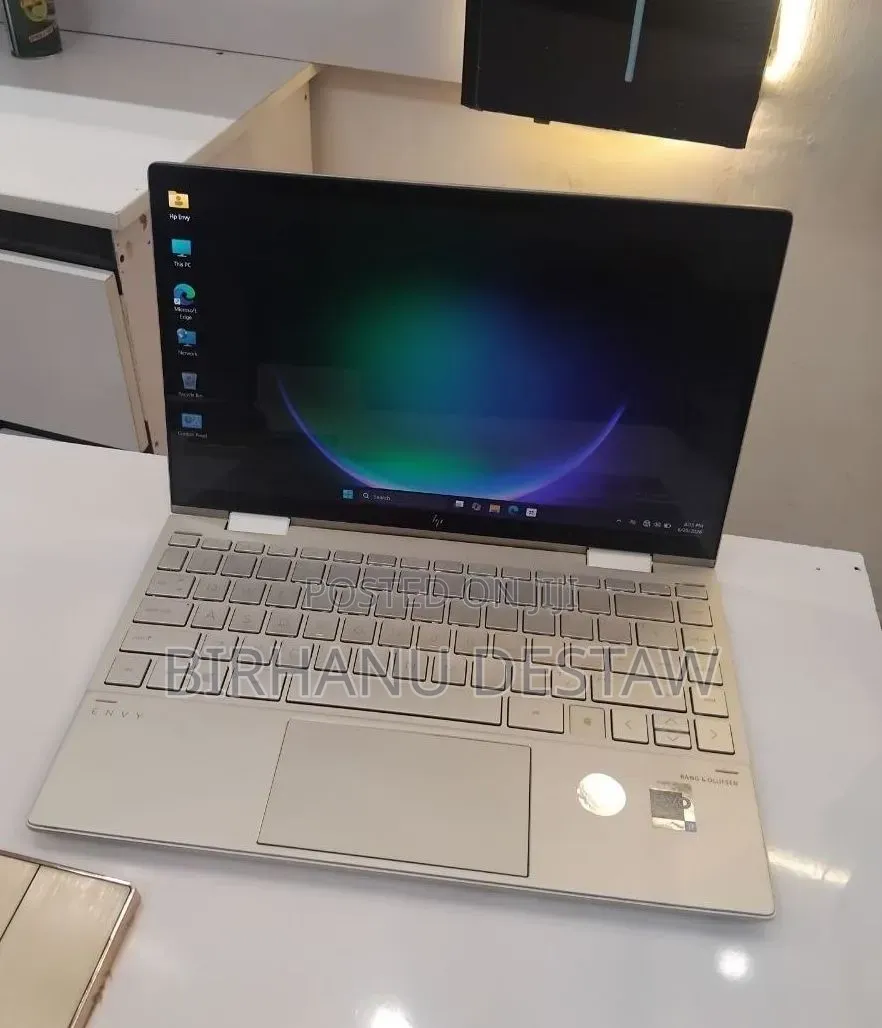 New Laptop HP Envy x360 8GB Intel Core i7 SSD 512GB