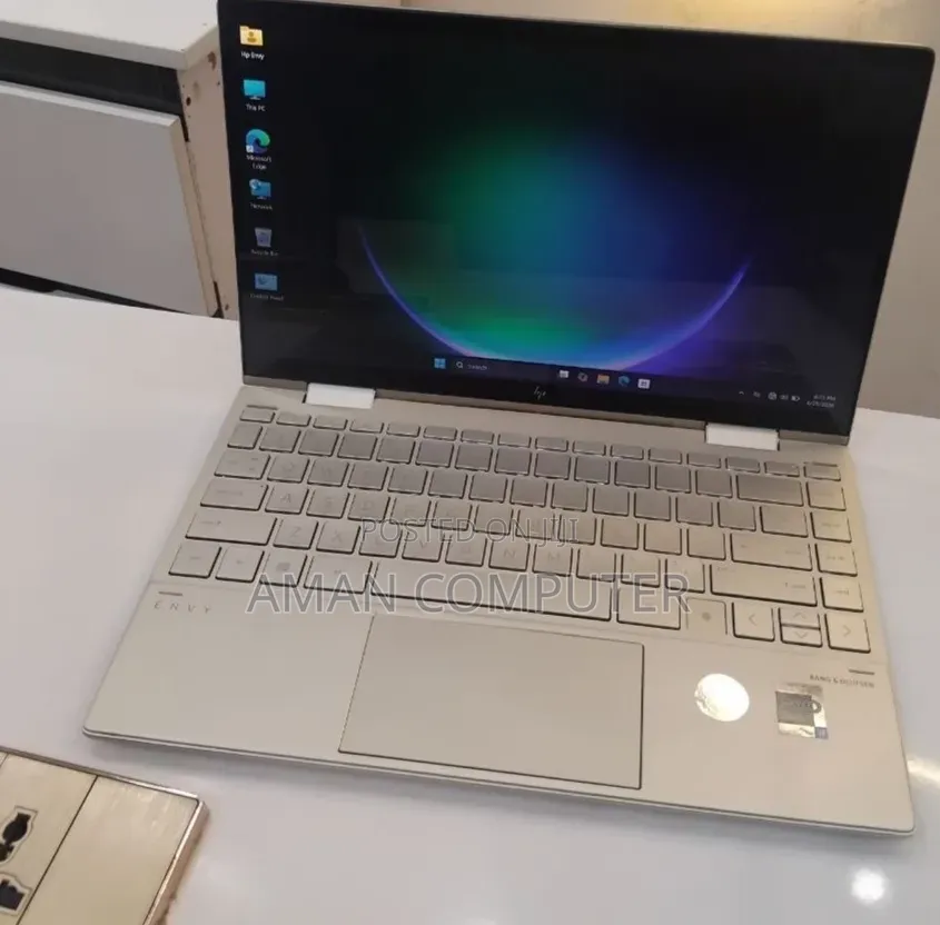 New Laptop HP Envy X360 8GB Intel Core i7 SSD 512GB