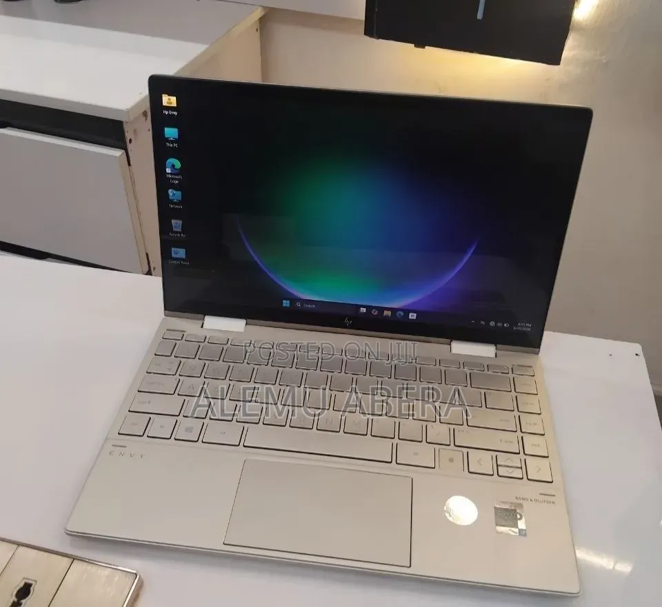 New Laptop HP Envy X360 8GB Intel Core i7 SSD 512GB