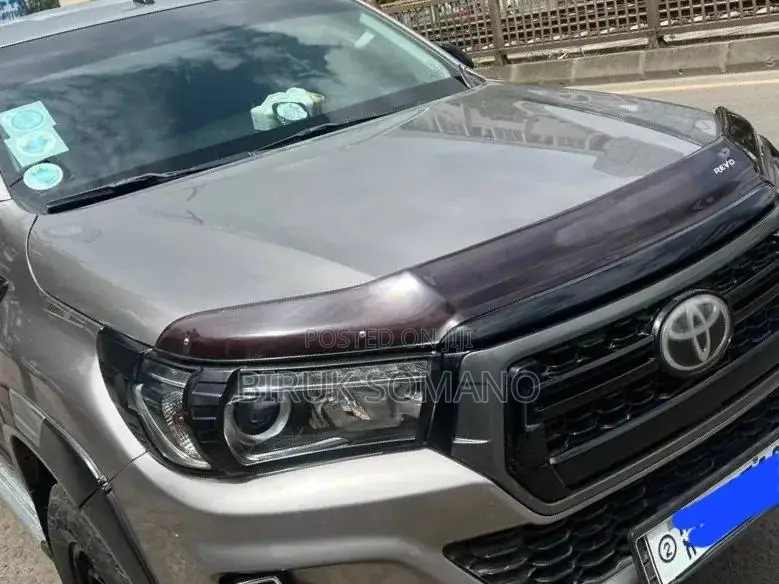 Toyota Hilux 2020 Gray