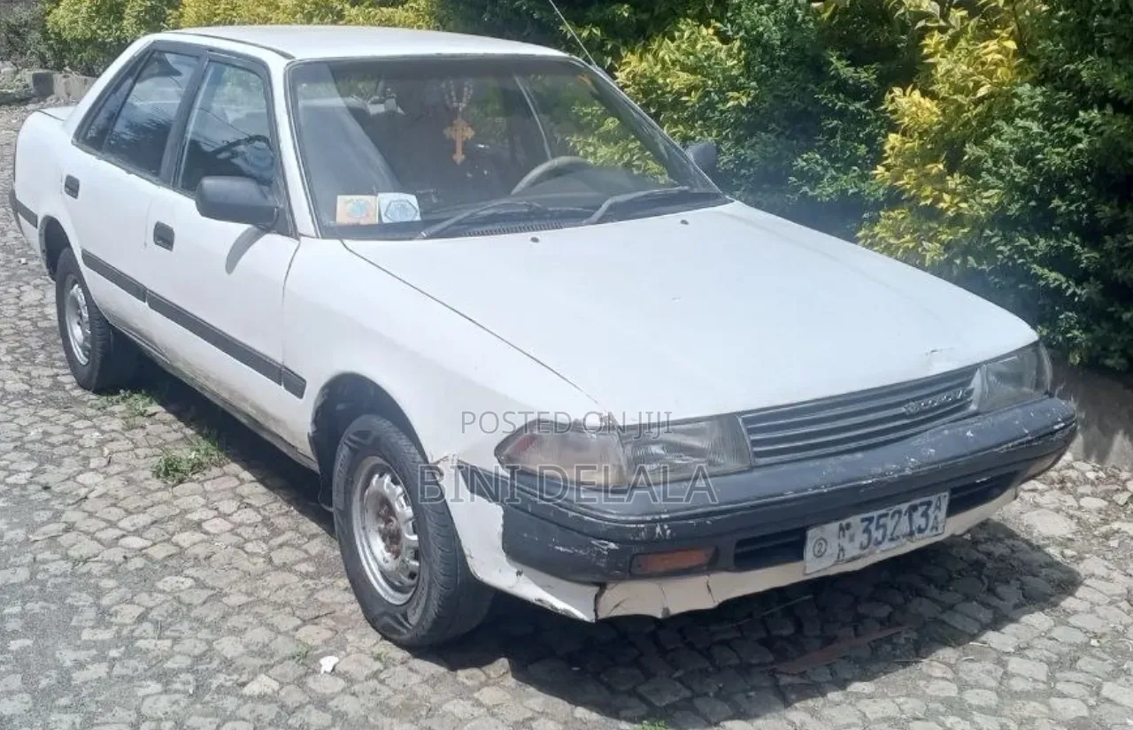 Toyota Carina 1988 White