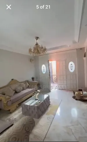 5bdrm Villa in Bole for sale