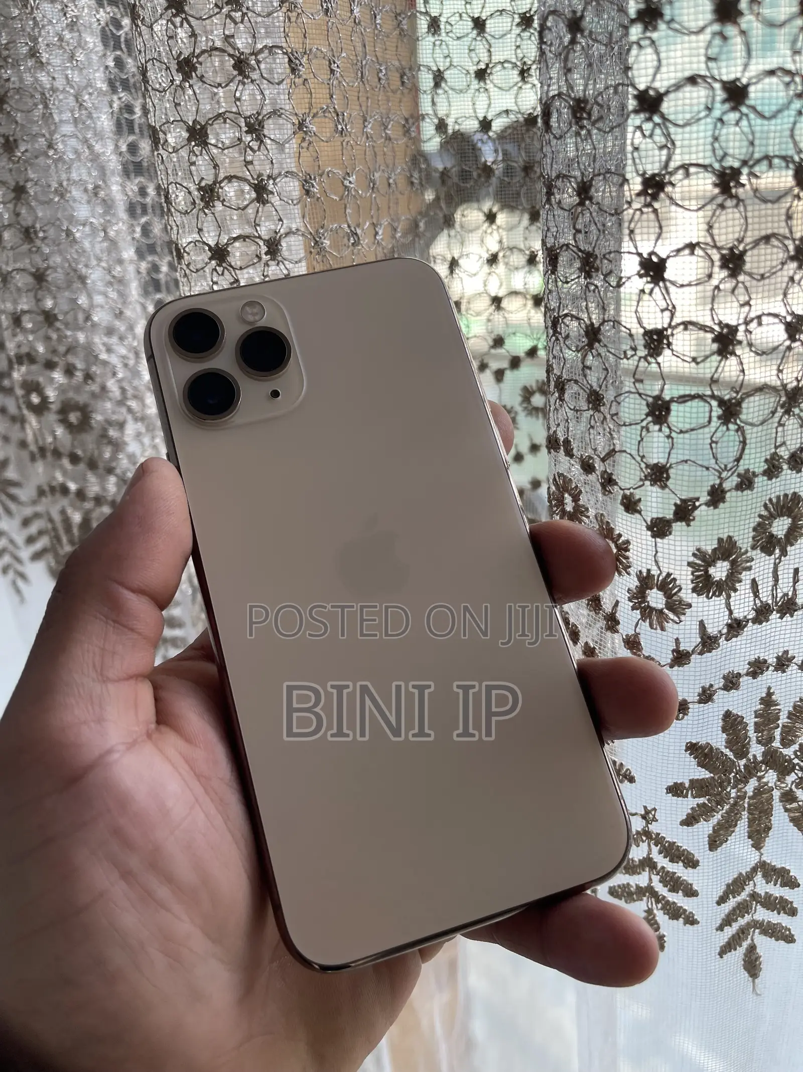New Apple iPhone 11 Pro Max 64 GB Gold