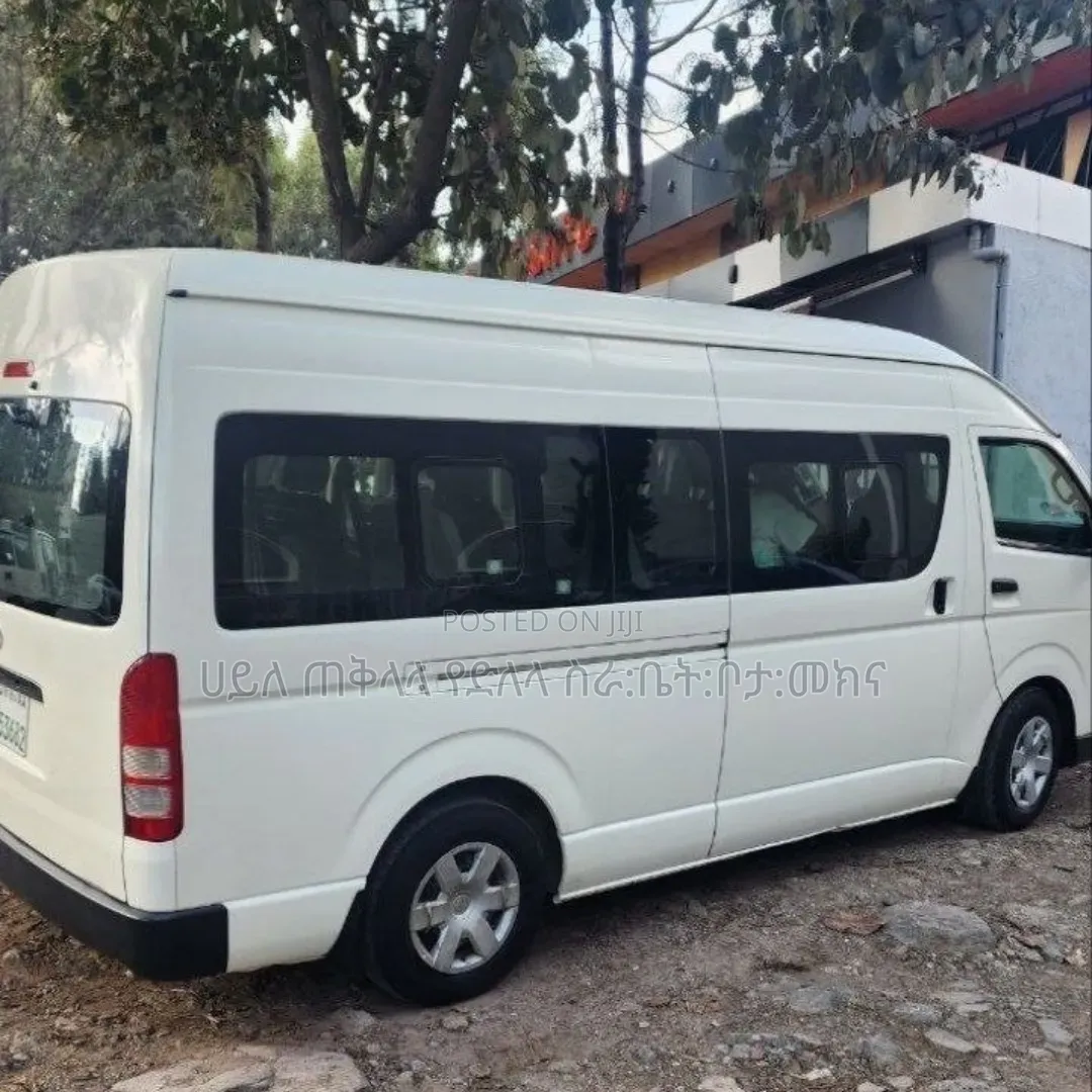 Toyota HiAce 2020 White