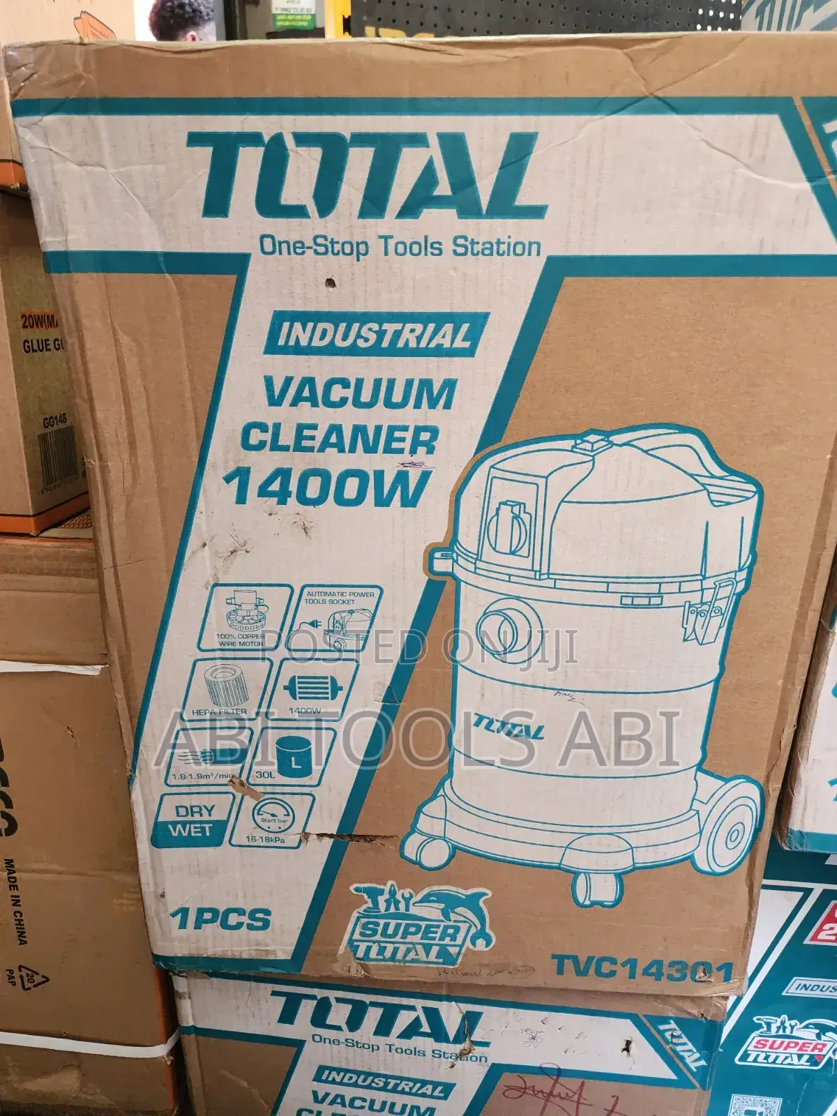 Total Vacuum Cleaner 30l