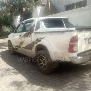 Toyota Hilux 2008 White