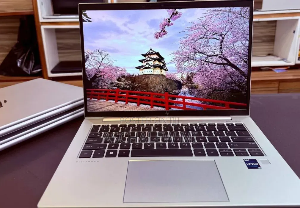 New Laptop HP EliteBook 840 G10 16GB Intel Core i7 SSD 1T