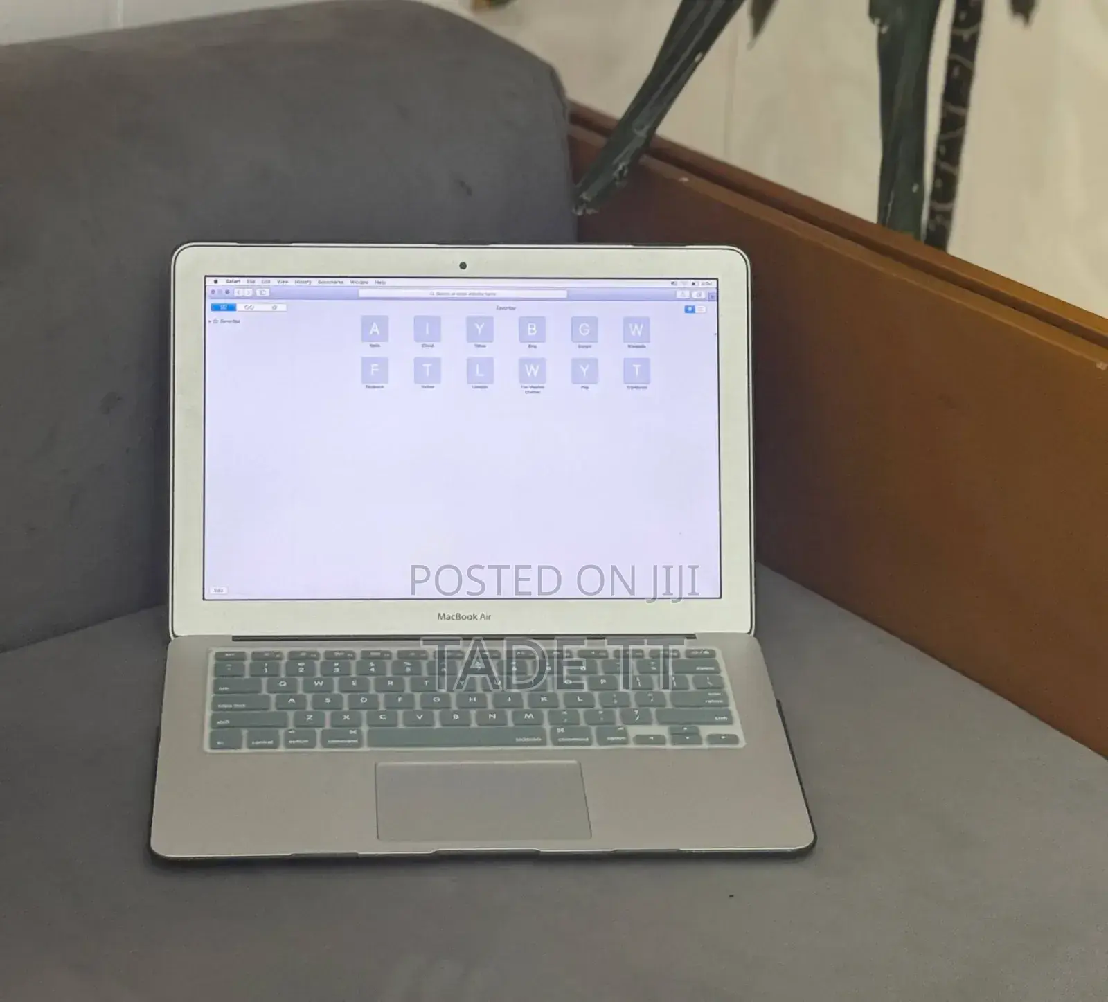 New Laptop Apple MacBook Air 8GB Intel Core i5 SSD 128GB
