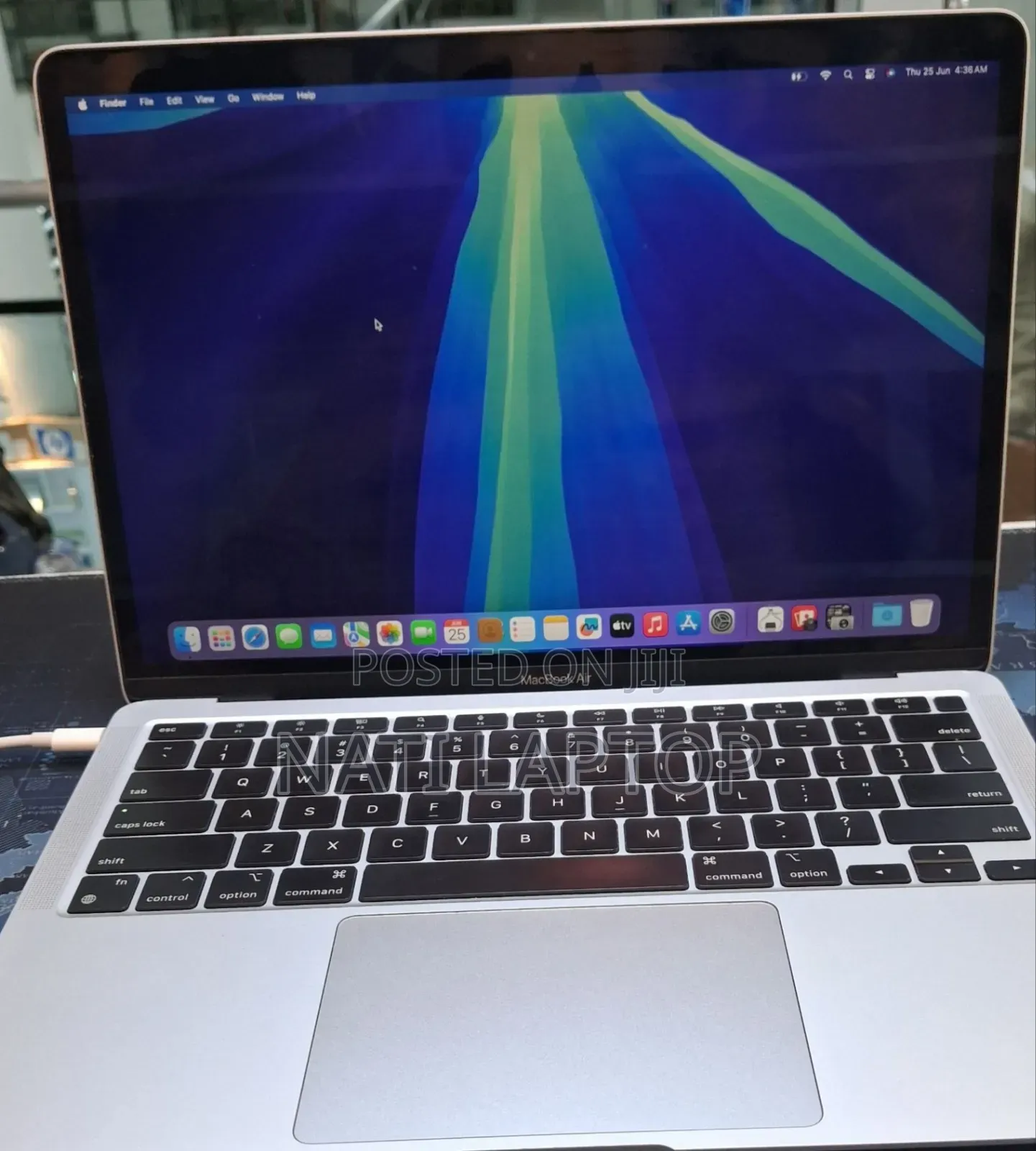 New Laptop Apple MacBook Air 2020 M1 8GB Apple M1 SSD 256GB