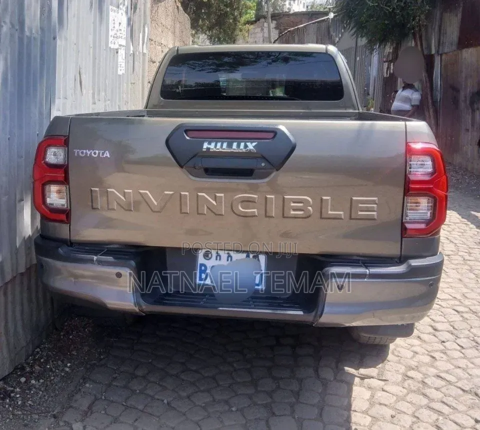 Toyota Hilux 2021 Brown