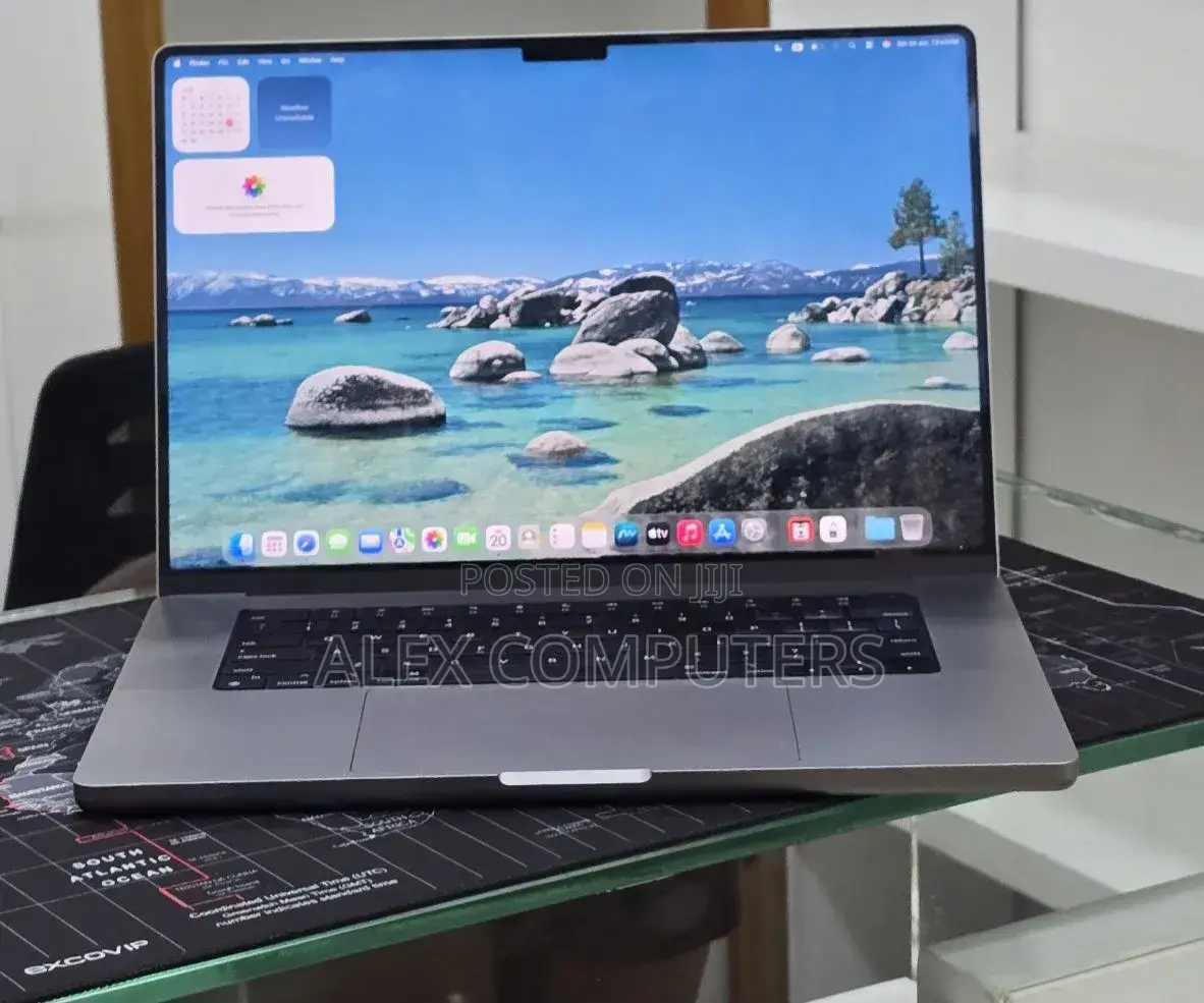 New Laptop Apple MacBook Pro 32GB Apple M1 Pro SSD 512GB
