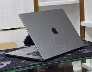 New Laptop Apple MacBook Pro 32GB Apple M1 Pro SSD 512GB