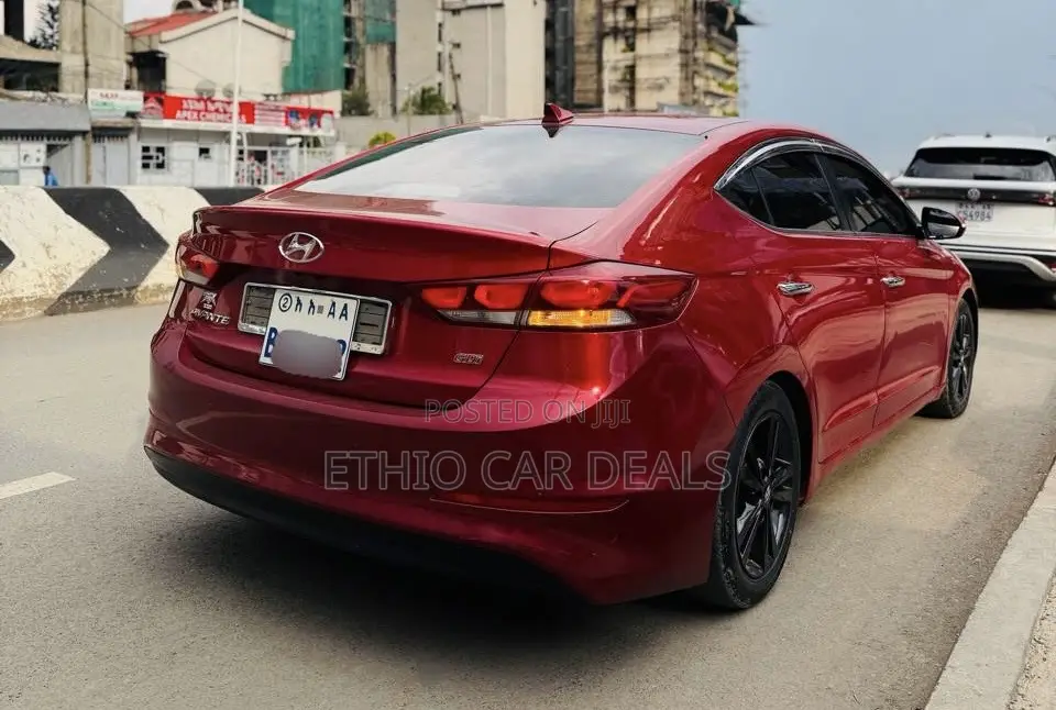 Hyundai Avante 2017 Pink
