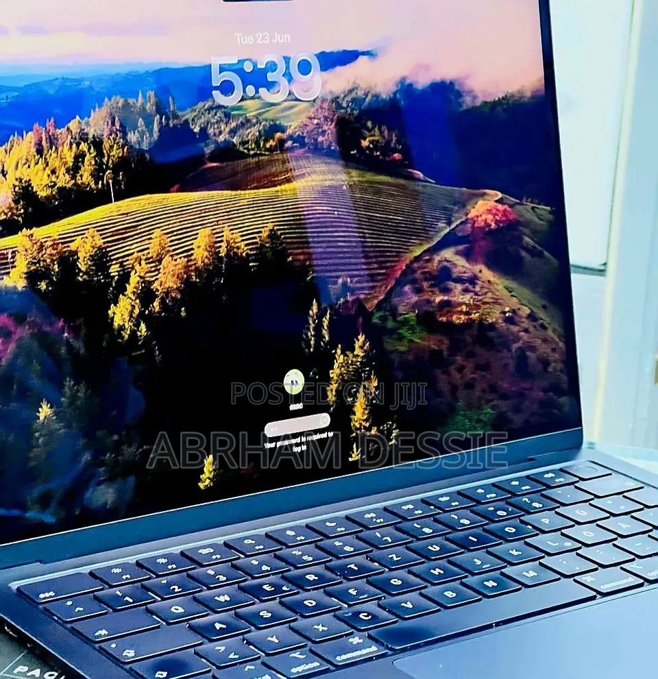 New Laptop Apple MacBook Air 2022 M2 16GB Apple M2 SSD 512GB