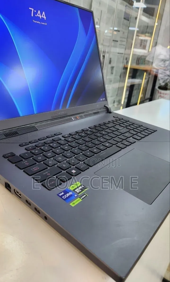 New Laptop Asus 32GB Intel Core i9 SSD 2T