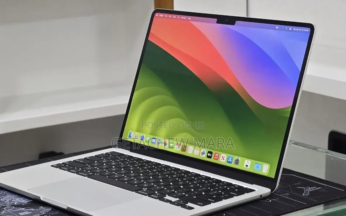 New Laptop Apple MacBook Air 2022 M2 16GB Intel SSD 512GB