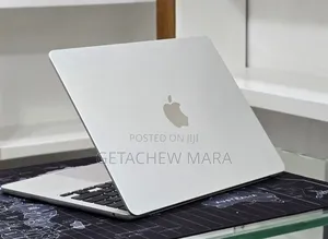 New Laptop Apple MacBook Air 2022 M2 16GB Intel SSD 512GB