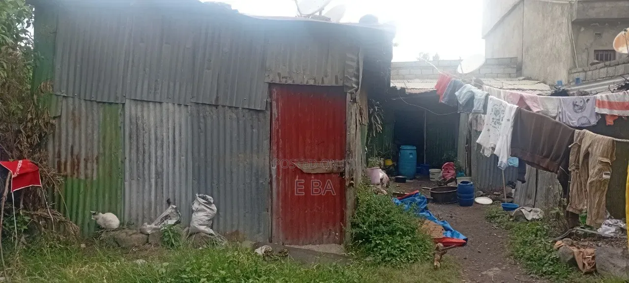 375 ካሬ ካርታ ያለው፣ ሰሚት ጊዮርጊስ አካባቢ