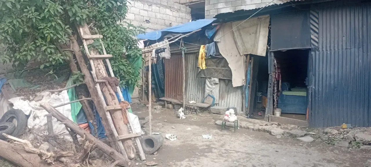375 ካሬ ካርታ ያለው፣ ሰሚት ጊዮርጊስ አካባቢ