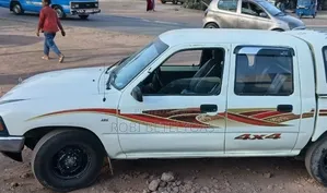 Toyota Hilux 1998 White