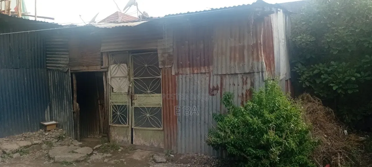 375 ካሬ ካርታ ያለው፣ ሰሚት ጊዮርጊስ አካባቢ