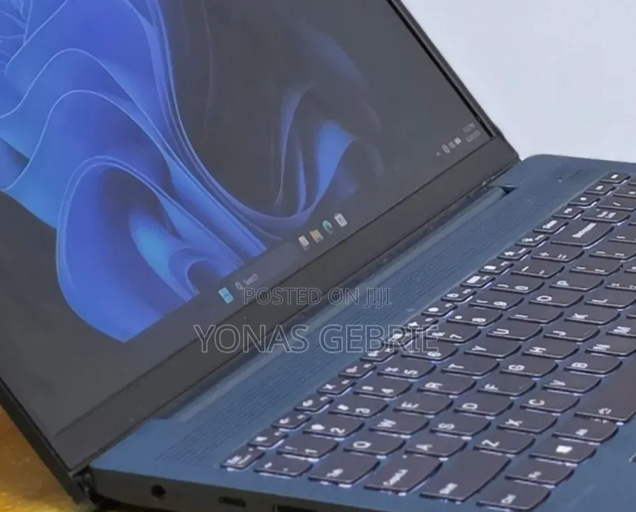 New Laptop Lenovo 12GB Intel Core i7 SSD 512GB