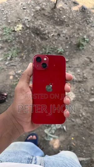 Apple iPhone 13 128 GB Red