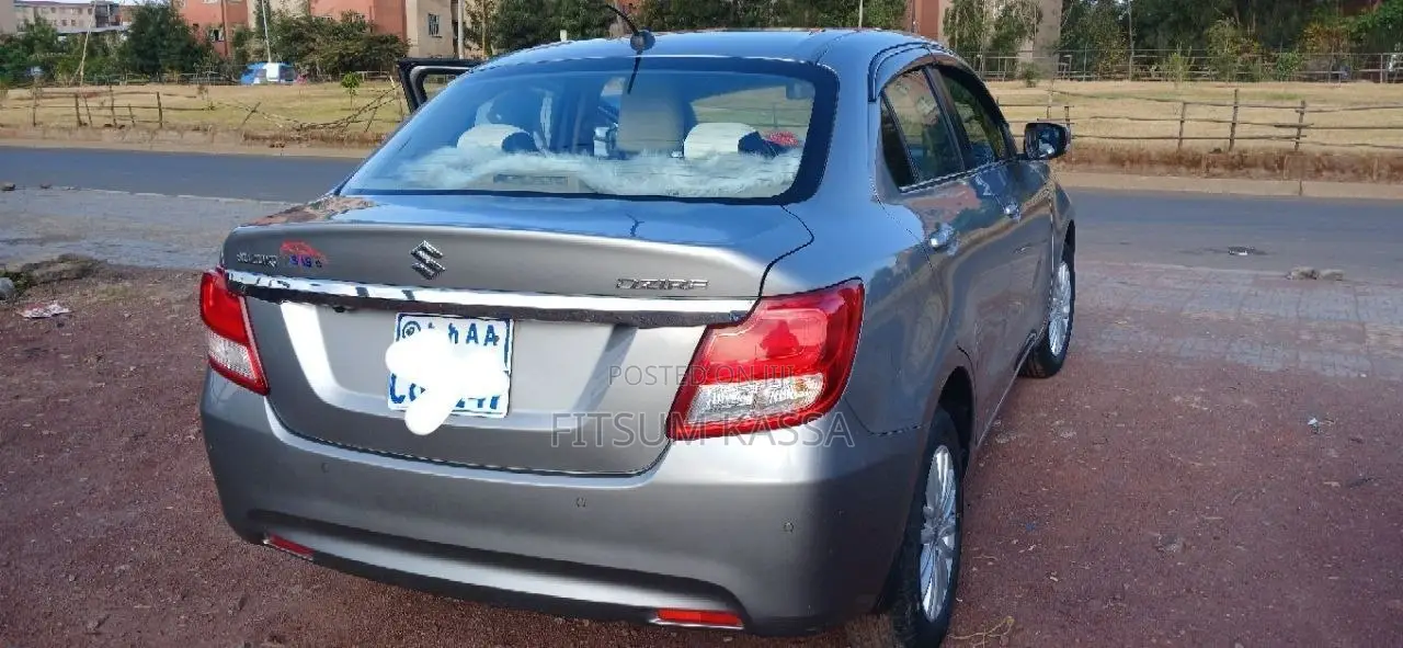 Suzuki Dzire 2022 Silver