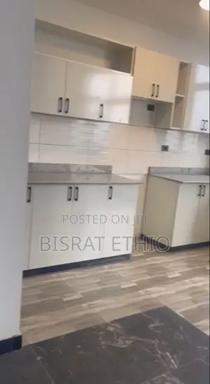 3bdrm Apartment in Lideta for sale