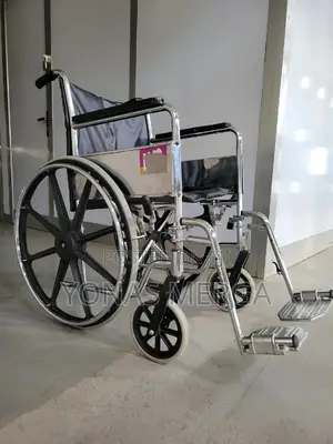 Wheelchair for Adults用皿capacity of 150kg Designed for Larger Passenger