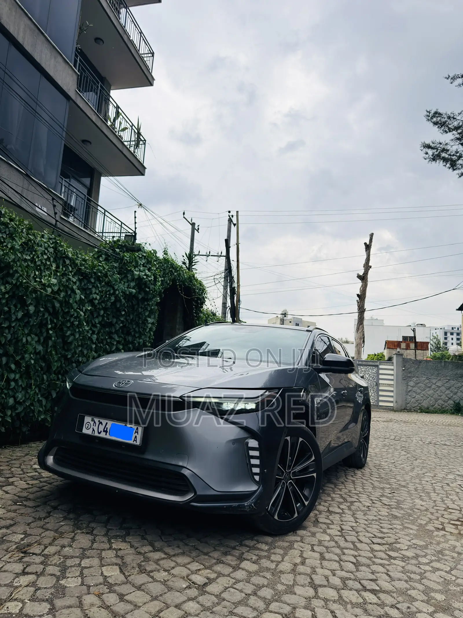 Toyota bZ4X 71.4 kWh AWD 2022 Gray